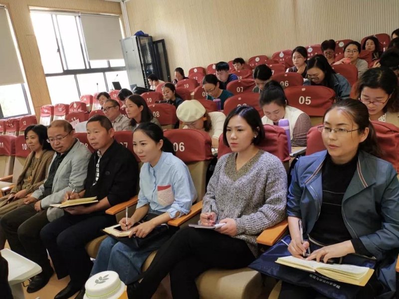 职业技能培训：点亮未来之路